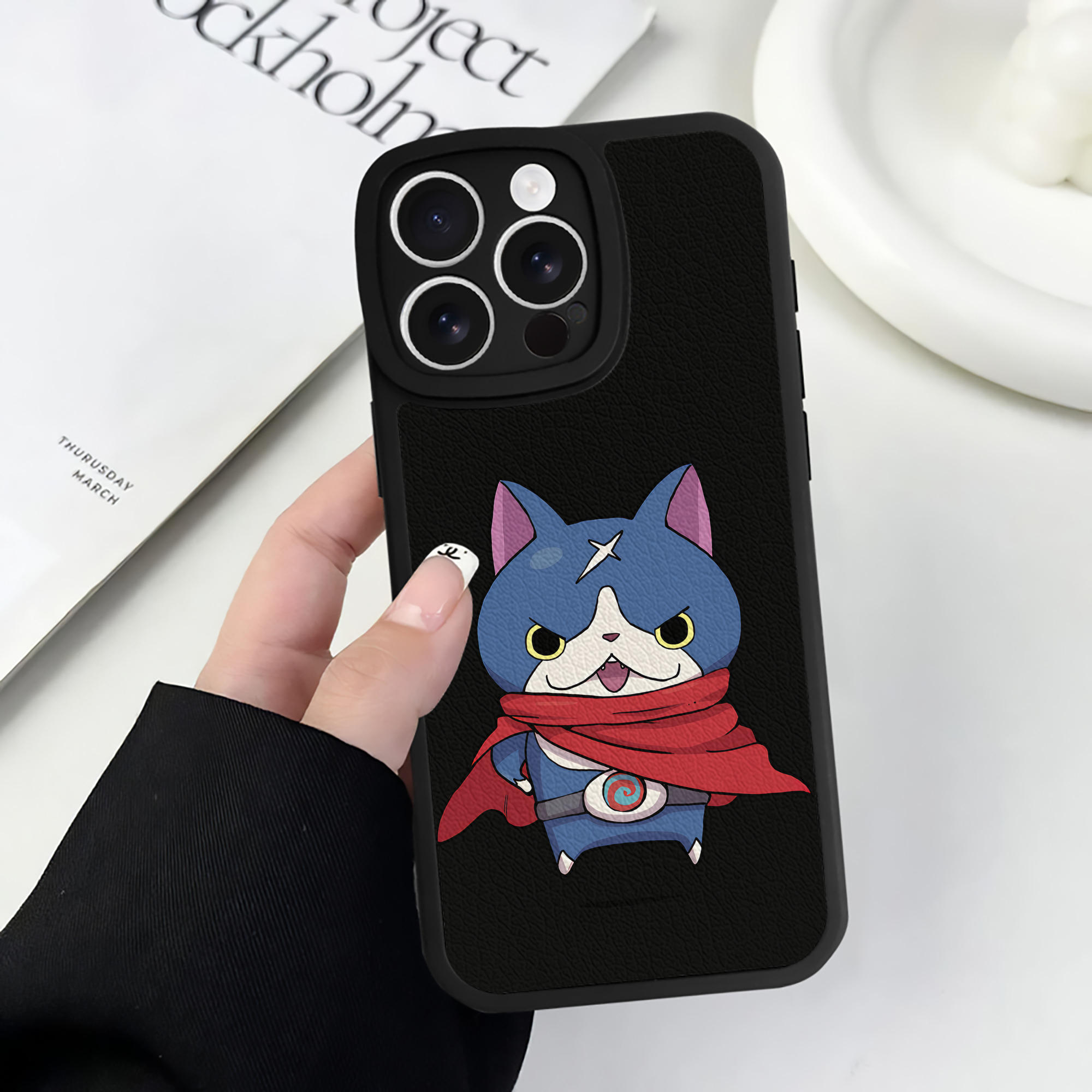 （画像用） 妖怪ウォッチ Yo-kai Watch 【iPhone 16シリーズ対応】シリコンスマホケース（レザー調） 材質：シリコン